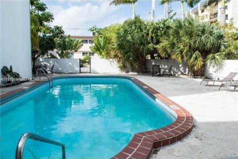 Commercial property in Bay Harbor Islands, Florida № 1989386 - photo 18