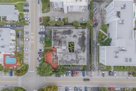 Commercial property in Bay Harbor Islands, Florida № 1989386 - photo 7