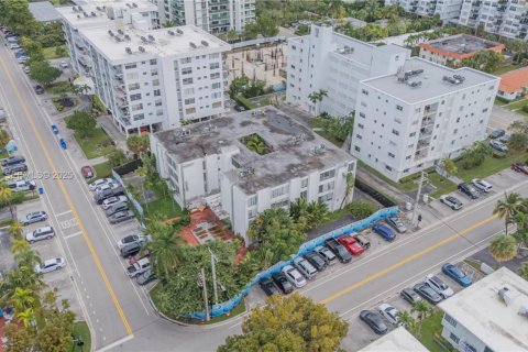 Commercial property in Bay Harbor Islands, Florida № 1989386 - photo 3