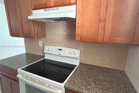 Appartement à louer à Miami, Floride: 1 chambre, 69.68 m2 № 2171364 - photo 13