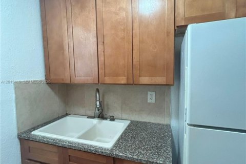 Appartement à louer à Miami, Floride: 1 chambre, 69.68 m2 № 2171364 - photo 3