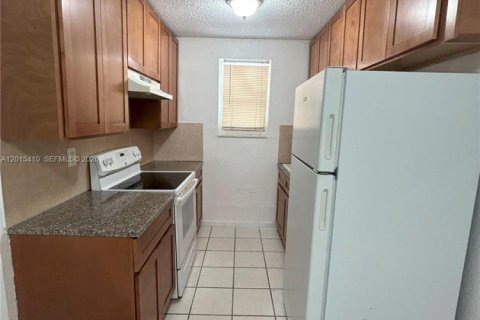 Appartement à louer à Miami, Floride: 1 chambre, 69.68 m2 № 2171364 - photo 4