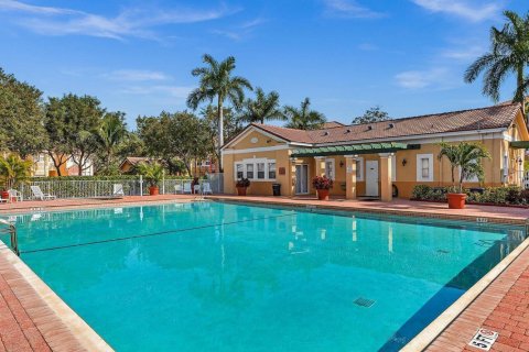 Adosado en alquiler en Royal Palm Beach, Florida, 2 dormitorios, 119.1 m2 № 1183652 - foto 1