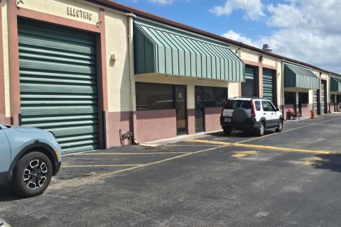 Commercial property in Margate, Florida № 2187402 - photo 5