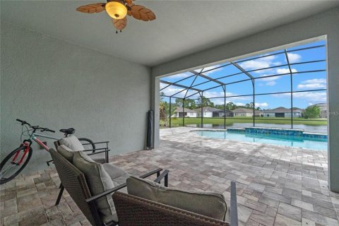 House in Davenport, Florida 4 bedrooms, 219.06 sq.m. № 2315038 - photo 19