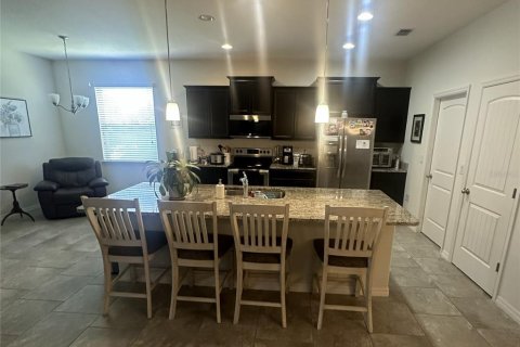 House in Davenport, Florida 4 bedrooms, 219.06 sq.m. № 2315038 - photo 7