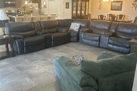 House in Davenport, Florida 4 bedrooms, 219.06 sq.m. № 2315038 - photo 9