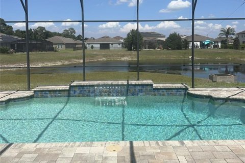 House in Davenport, Florida 4 bedrooms, 219.06 sq.m. № 2315038 - photo 3