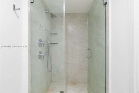 Condominio en venta en Miami, Florida, 1 dormitorio, 71.16 m2 № 2029114 - foto 12
