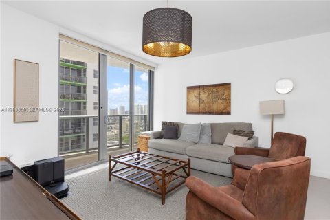 Condominio en venta en Miami, Florida, 1 dormitorio, 71.16 m2 № 2029114 - foto 5