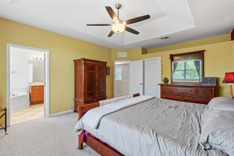 House in Cape Coral, Florida 5 bedrooms, 229.56 sq.m. № 1592493 - photo 25