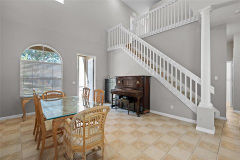 House in Cape Coral, Florida 5 bedrooms, 229.56 sq.m. № 1592493 - photo 10