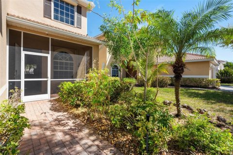 House in Cape Coral, Florida 5 bedrooms, 229.56 sq.m. № 1592493 - photo 9