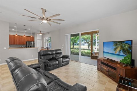 House in Cape Coral, Florida 5 bedrooms, 229.56 sq.m. № 1592493 - photo 17