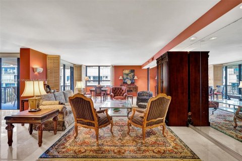 Copropriété à vendre à Bal Harbour, Floride: 2 chambres, 187.48 m2 № 2024536 - photo 6