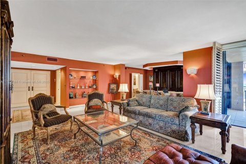 Copropriété à vendre à Bal Harbour, Floride: 2 chambres, 187.48 m2 № 2024536 - photo 8