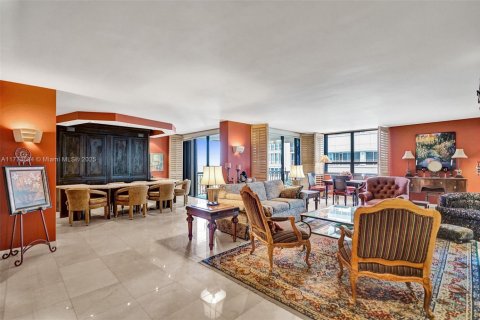 Copropriété à vendre à Bal Harbour, Floride: 2 chambres, 187.48 m2 № 2024536 - photo 5