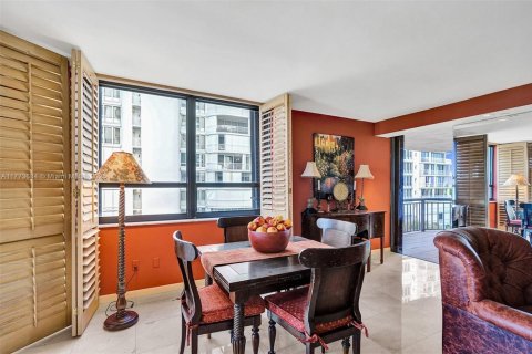 Copropriété à vendre à Bal Harbour, Floride: 2 chambres, 187.48 m2 № 2024536 - photo 9