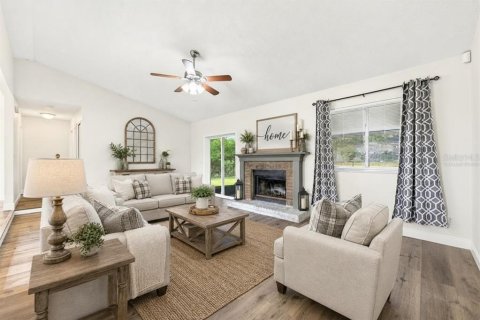 Villa ou maison à vendre à Deltona, Floride: 3 chambres, 123.19 m2 № 2341515 - photo 3