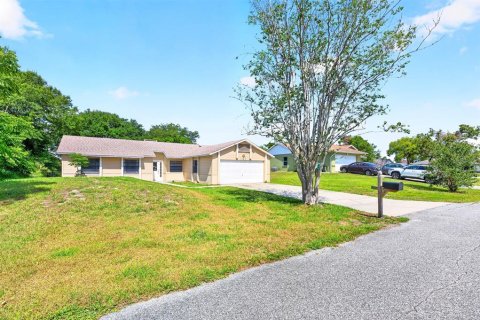 Villa ou maison à vendre à Deltona, Floride: 3 chambres, 123.19 m2 № 2341515 - photo 21