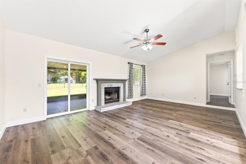 Villa ou maison à vendre à Deltona, Floride: 3 chambres, 123.19 m2 № 2341515 - photo 4
