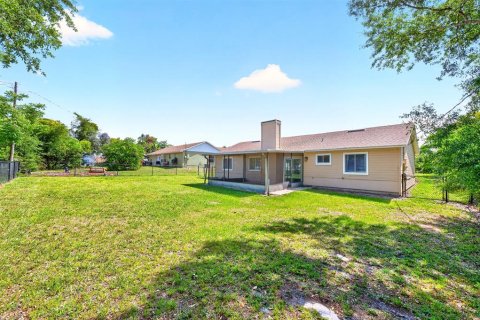 Villa ou maison à vendre à Deltona, Floride: 3 chambres, 123.19 m2 № 2341515 - photo 19