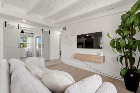 Villa ou maison à vendre à Sarasota, Floride: 3 chambres, 103.49 m2 № 2401214 - photo 13