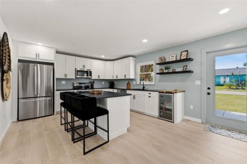 Villa ou maison à vendre à Sarasota, Floride: 3 chambres, 103.49 m2 № 2401214 - photo 7