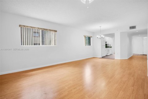 Condominio en venta en Pembroke Pines, Florida, 2 dormitorios, 142.42 m2 № 2056620 - foto 2