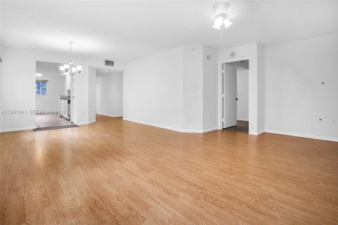 Condominio en Pembroke Pines, Florida, 2 dormitorios  № 2056620