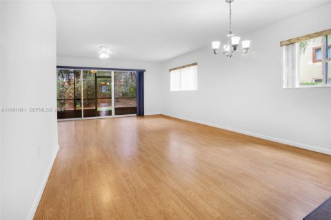 Condominio en venta en Pembroke Pines, Florida, 2 dormitorios, 142.42 m2 № 2056620 - foto 5