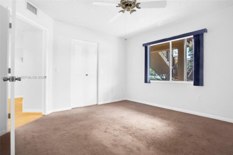 Condominio en venta en Pembroke Pines, Florida, 2 dormitorios, 142.42 m2 № 2056620 - foto 18
