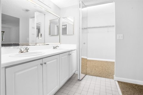 Condominio en venta en Pembroke Pines, Florida, 2 dormitorios, 142.42 m2 № 2056620 - foto 27