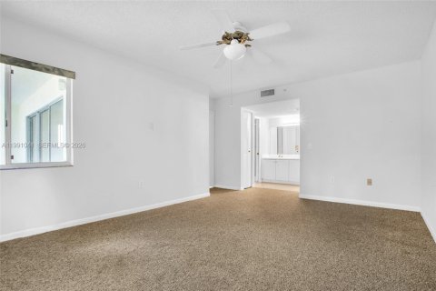Condominio en venta en Pembroke Pines, Florida, 2 dormitorios, 142.42 m2 № 2056620 - foto 22