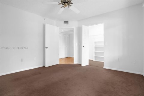 Condominio en venta en Pembroke Pines, Florida, 2 dormitorios, 142.42 m2 № 2056620 - foto 19