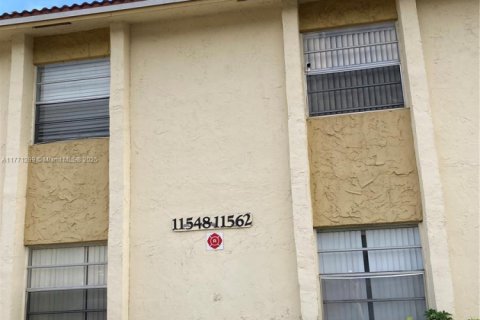 Condo in Coral Springs, Florida, 2 bedrooms  № 1705964 - photo 13