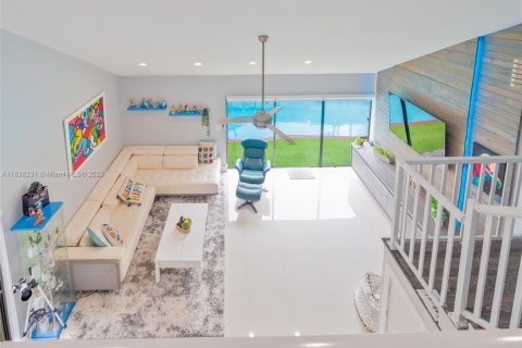 Townhouse in Miami, Florida 4 bedrooms, 232.72 sq.m. № 1830870 - photo 21