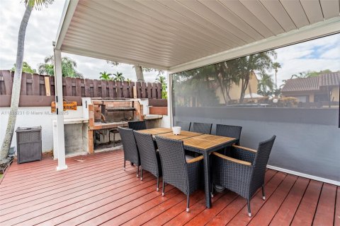 Townhouse in Miami, Florida 4 bedrooms, 232.72 sq.m. № 1830870 - photo 8