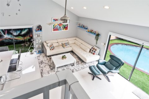 Townhouse in Miami, Florida 4 bedrooms, 232.72 sq.m. № 1830870 - photo 9