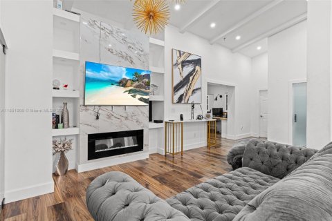 Casa en venta en Miami, Florida, 5 dormitorios, 193.52 m2 № 1858957 - foto 13