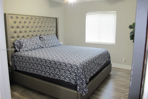 Casa en venta en Coral Springs, Florida, 5 dormitorios, 262.73 m2 № 2081248 - foto 26