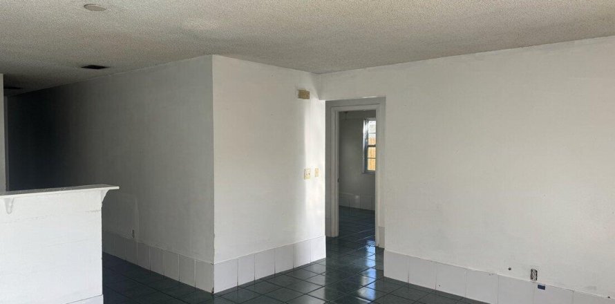 Immobilier commercial à Stuart, Floride 3 chambres, 105.91 m2 № 1168591