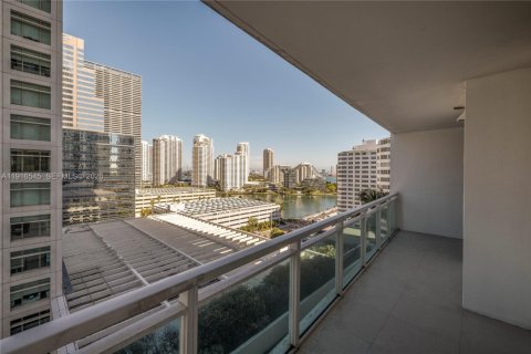 Снять в аренду кондоминиум в Майами, Флорида 2 спальни, 102.29м2, № 1995383 - фото 18