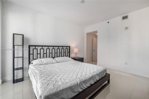 Снять в аренду кондоминиум в Майами, Флорида 2 спальни, 102.29м2, № 1995383 - фото 23