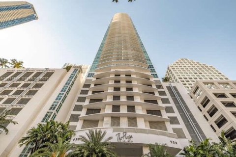 Кондоминиум с 2 спальнями в Майами, Флорида № 1995383