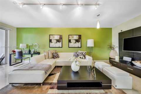 Touwnhouse à vendre à Doral, Floride: 3 chambres, 191.56 m2 № 2058319 - photo 17