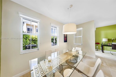 Touwnhouse à vendre à Doral, Floride: 3 chambres, 191.56 m2 № 2058319 - photo 13