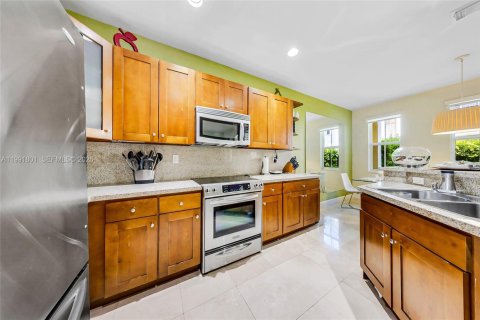 Touwnhouse à vendre à Doral, Floride: 3 chambres, 191.56 m2 № 2058319 - photo 24