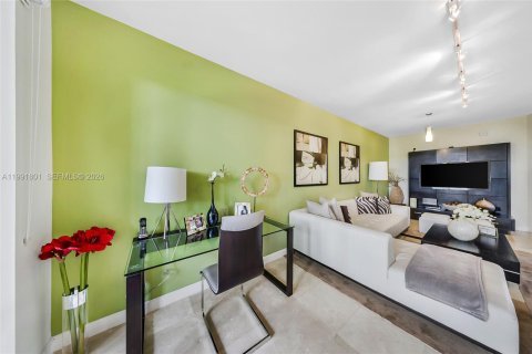 Touwnhouse à vendre à Doral, Floride: 3 chambres, 191.56 m2 № 2058319 - photo 4