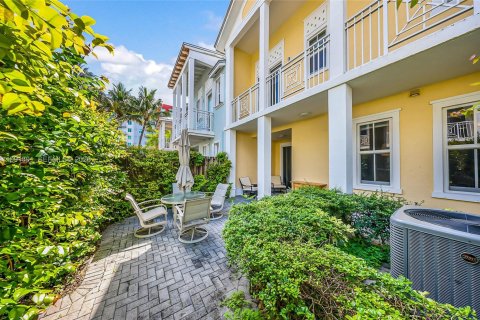 Touwnhouse à vendre à Doral, Floride: 3 chambres, 191.56 m2 № 2058319 - photo 11